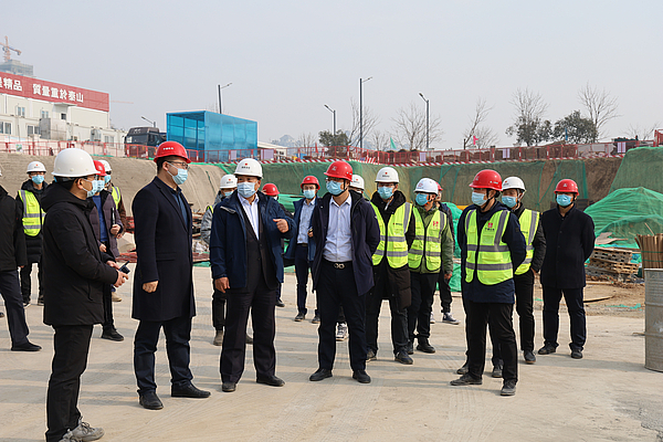 高新金控集团董事长杜万坤赴前海园 电子谷检查安全生产与疫情防控工作