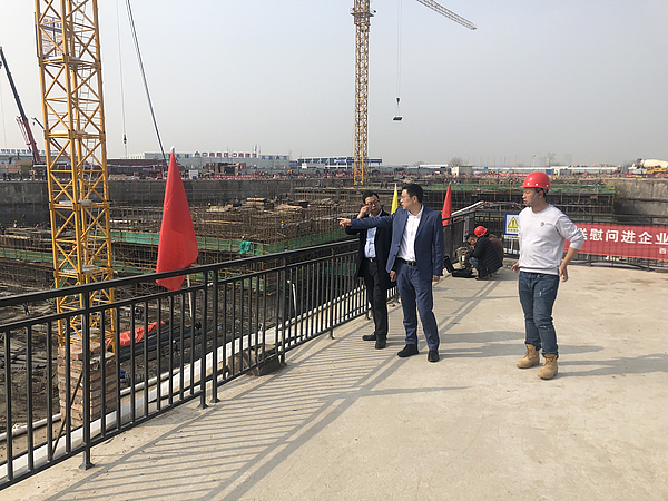 高新金控总经理衷雪检查指导丝路（西安）前海园项目