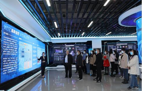 高新金控纪委书记贺虎善接待高新区机关党委专职副书记马巍安一行