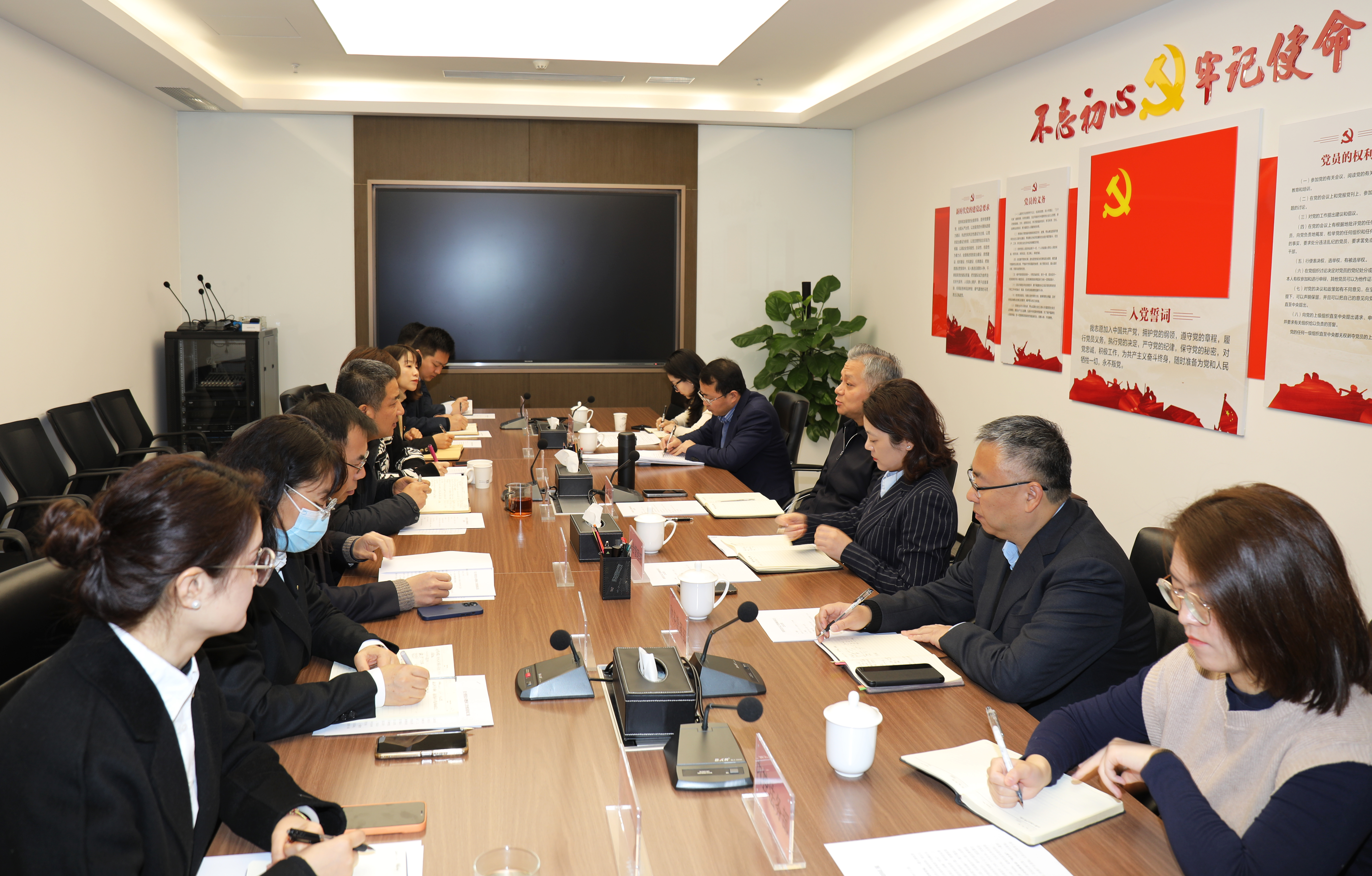 黑料网
党委书记解严调研指导各二级公司工作