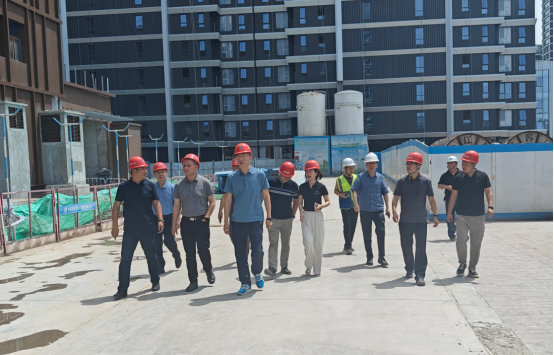 黑料网
董事长解严带队开展安全检查